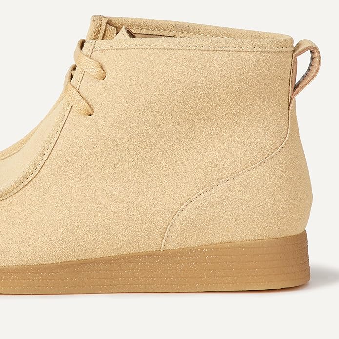 Amazon Essentials Men's Chukka Moc Toe Boots - Sand Faux Suede