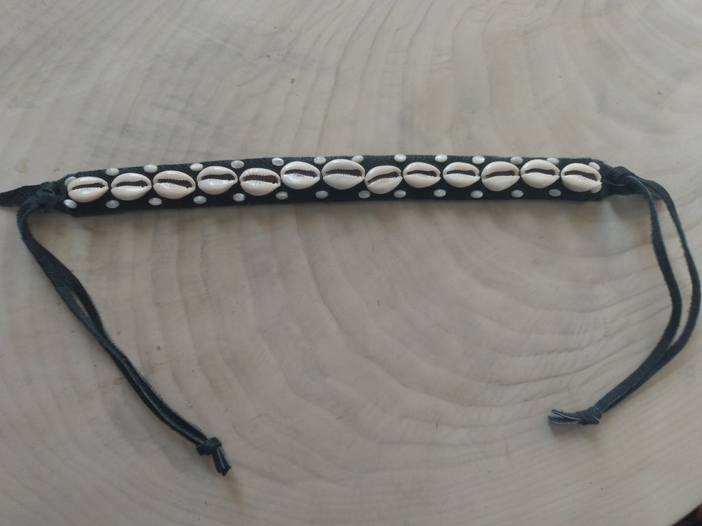 Handcrafted Native American Choker & Bracelet Set – Cowrie Shell Style