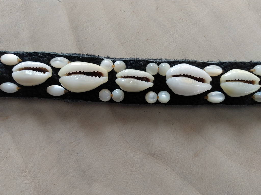 Handcrafted Native American Choker & Bracelet Set – Cowrie Shell Style