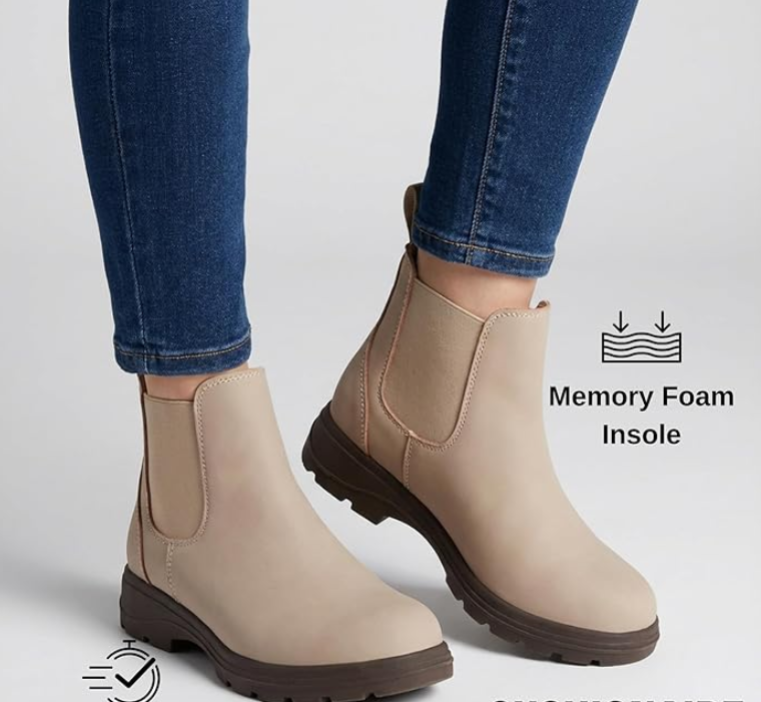 CUSHIONAIRE Women's Britain Chelsea Boots (Sand)
